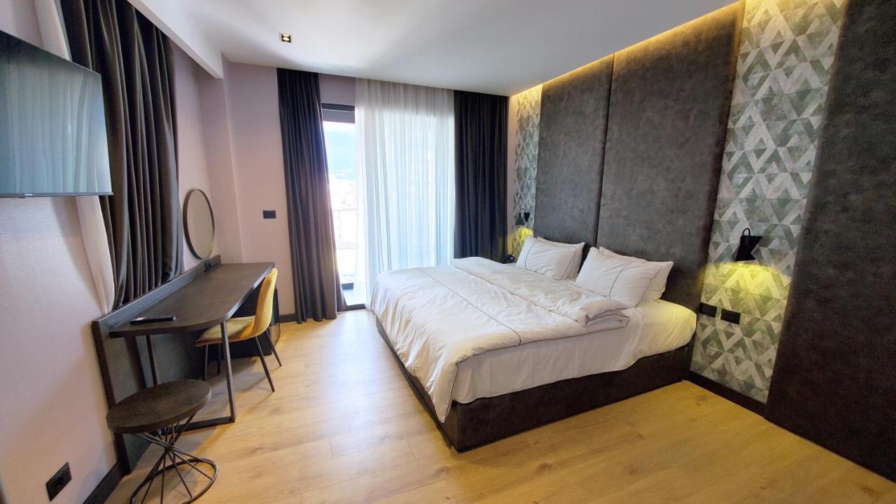 Starlight Hotel Tirana Kültér fotó