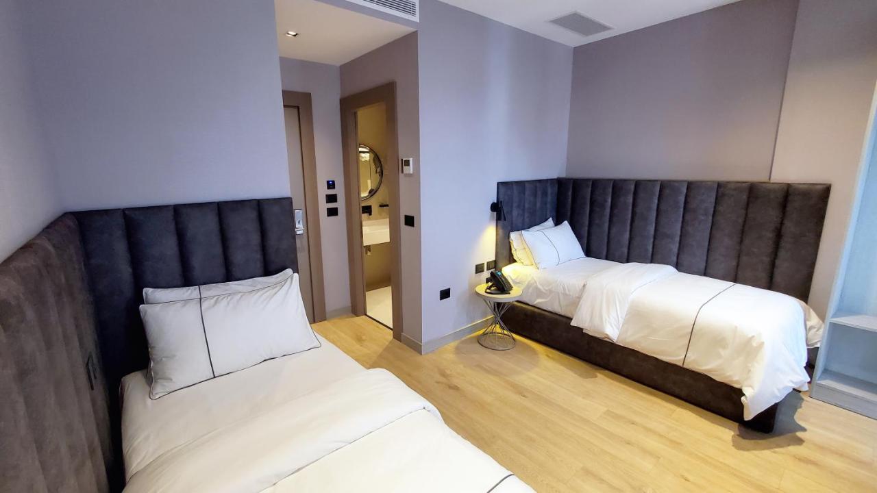 Starlight Hotel Tirana Kültér fotó