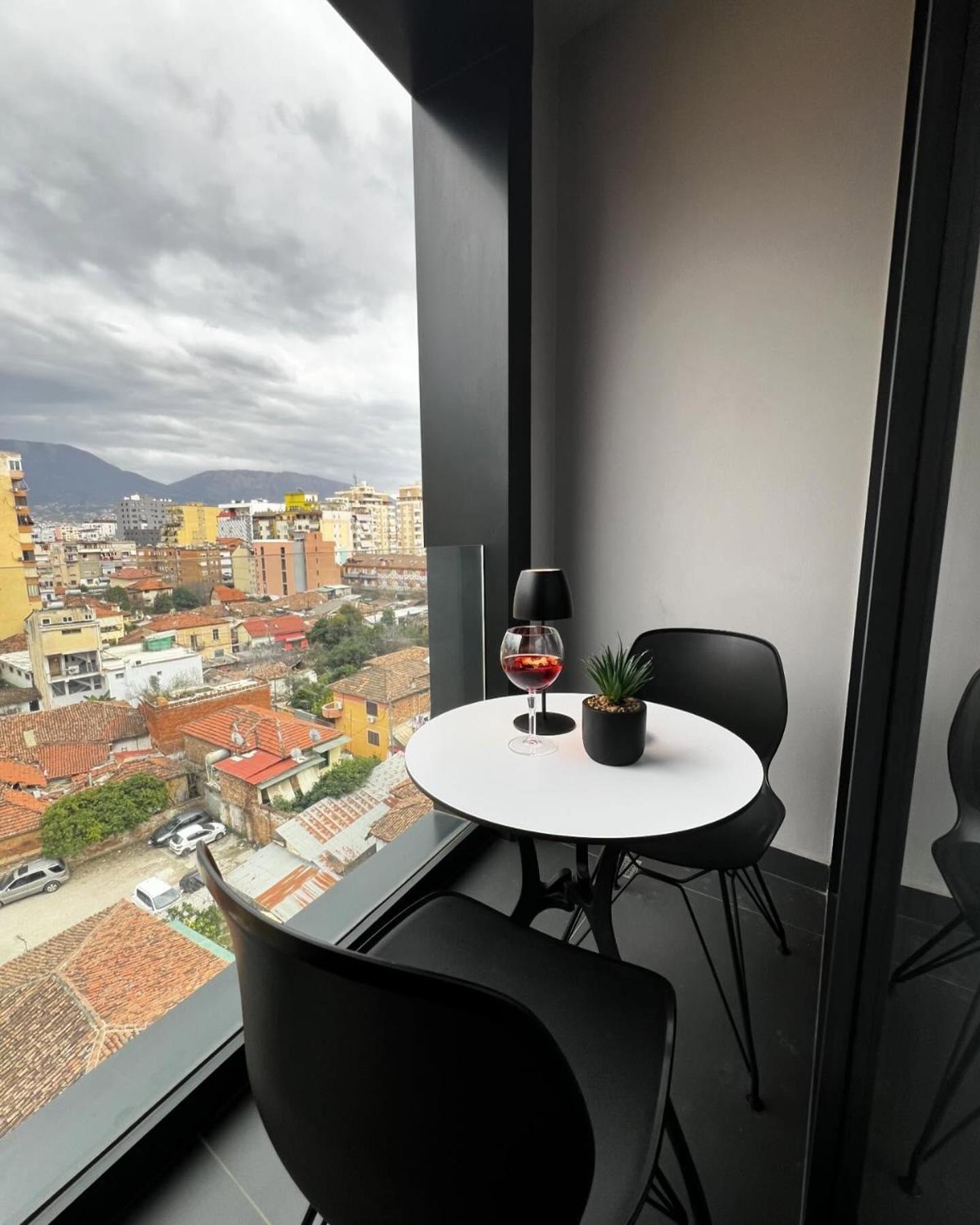 Starlight Hotel Tirana Kültér fotó